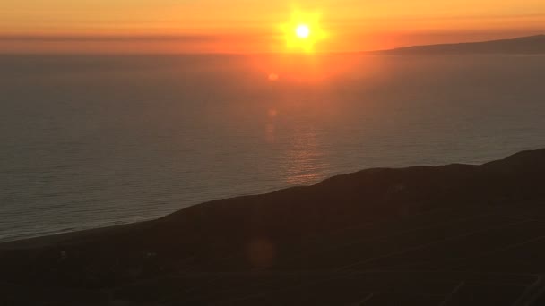 Береговая линия Калифорнии на закате — стоковое видео
