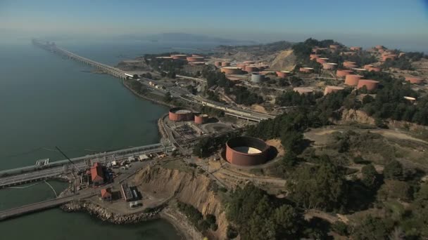 Luchtfoto olie Terminal tanks San Francisco Californië Usa — Stockvideo