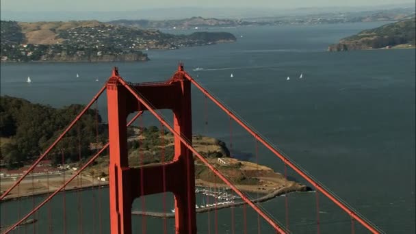 Estrada aérea 101 Golden Gate Bridge viagens EUA — Vídeo de Stock