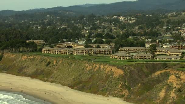 Повітряні берегової лінії набережній Санта-Крус житлових США — стокове відео