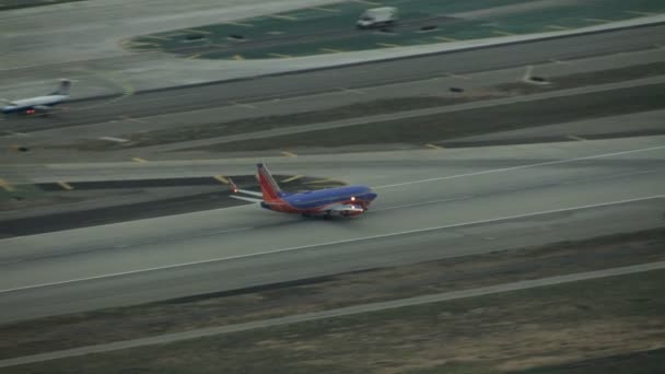 Los Angeles vliegtuig opstijgen luchthaven — Stockvideo