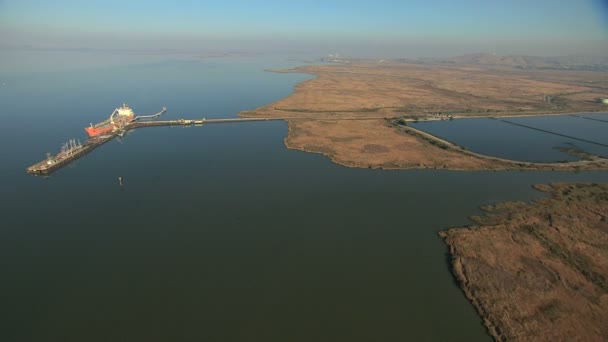 Antenne San Francisco Bay Wildlife Öl Raffinerie Erdöl — Stockvideo