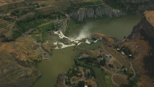 Aerials Idaho USA Snake River waterfall sunset Plain Shoshone Falls — Stock Video