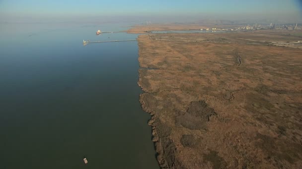 Antenn San Francisco Bay Wildlife olja raffinaderiet Petroleum — Stockvideo