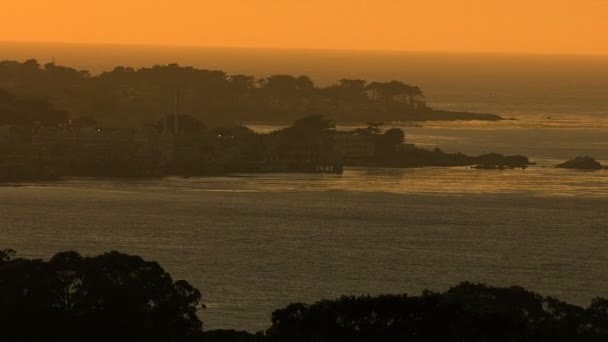 Kalifornien Monterey kusten stranden i solnedgången — Stockvideo