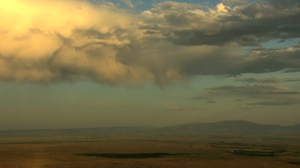 Aerial USA Idaho viaje nube vegetación llanuras magma — Vídeos de Stock