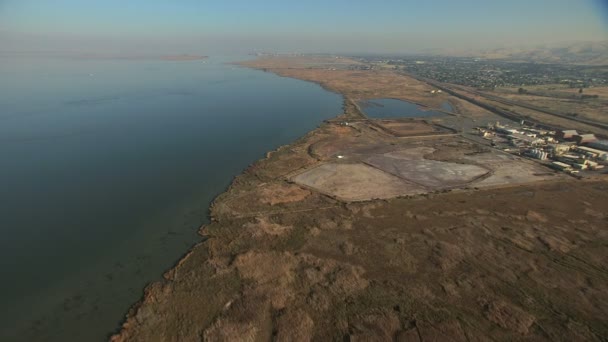 空中美国 San Francisco 湾湿地野生动物河 — 图库视频影像