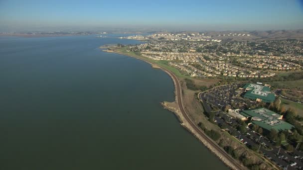 Aerial Rodeo Creek viviendas residenciales suburbanas San Francisco Estados Unidos — Vídeo de stock