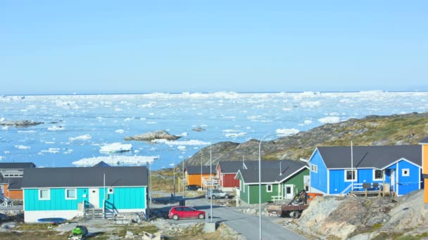 Ilulissat ciudad ártica coloridas casas — Vídeo de stock