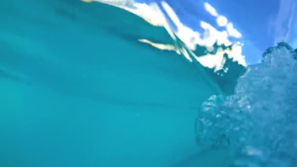 Hielo polar glacial que se descongela en la superficie submarina — Vídeos de Stock