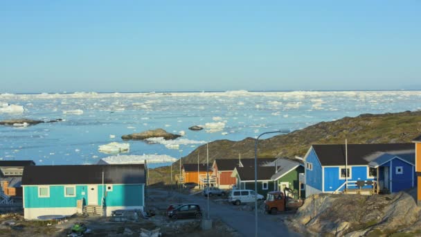 A la deriva témpanos de hielo congelados agua del océano — Vídeos de Stock