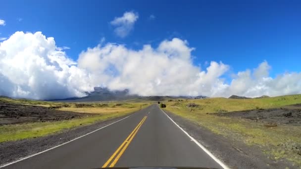 Conducir Mt Mauna Kea carretera de montaña — Vídeo de stock