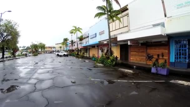 Hilo Downtown Building Hurricane bescherming — Stockvideo
