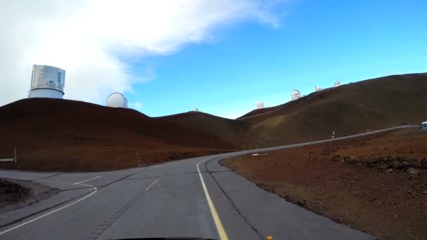 Budova observatoře bílé klenutém prostoru — Stock video