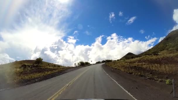 Conducir Mt Mauna Kea carretera de montaña — Vídeos de Stock