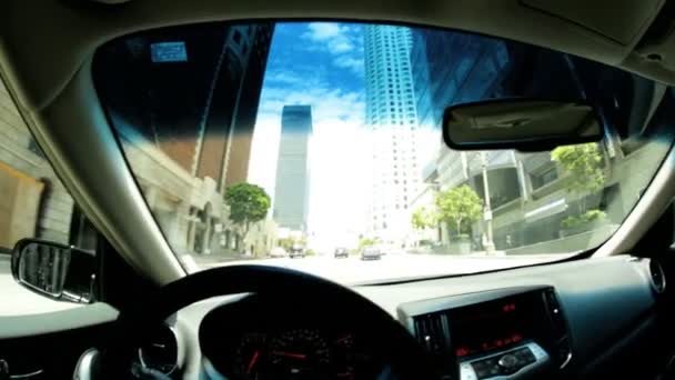 ダウンタウン通勤都市道路を運転 — ストック動画