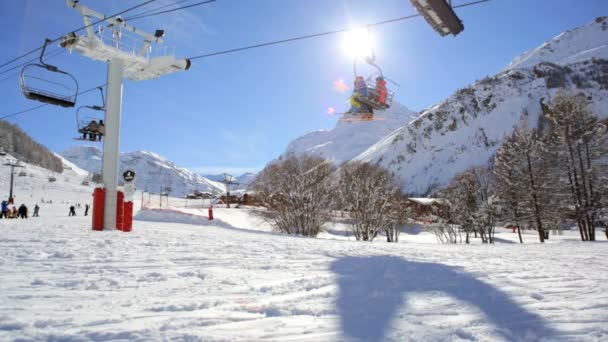 滑雪场法国阿尔卑斯山的山谷 — 图库视频影像