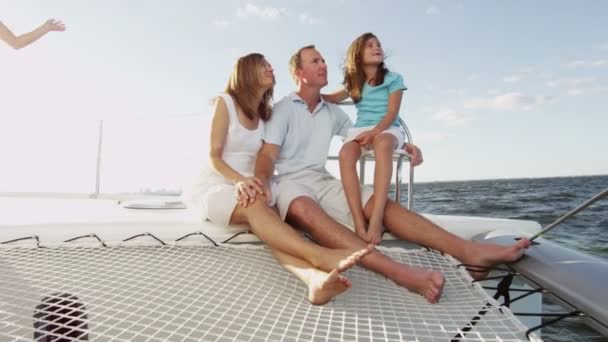 Family with children sailing on luxury yacht — Stock Video