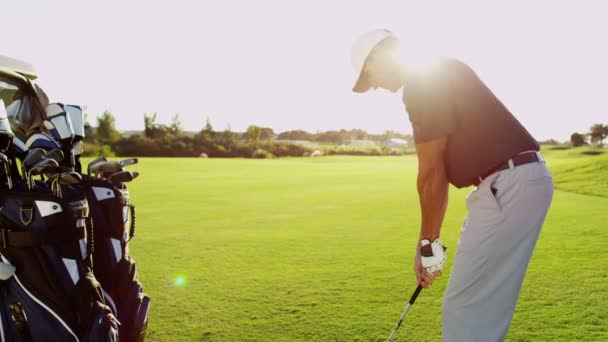 Játék golf profi golf-lejátszó — Stock videók