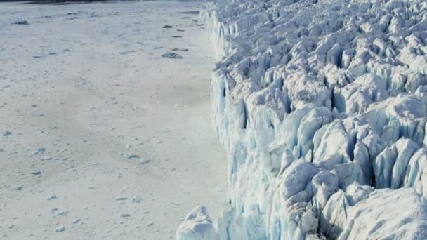 Eqi Glacier Grönlands smältande istäcket — Stockvideo
