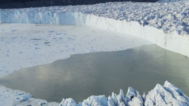 Eqi Glacier Grönlands smältande istäcket — Stockvideo