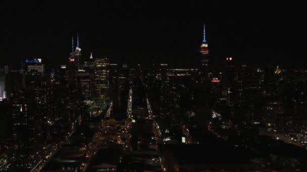 Megvilágított Midtown Manhattan felhőkarcolók New York — Stock videók