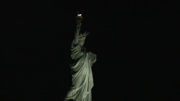 Oświetlony Nowy Jork statuy wolności — Wideo stockowe