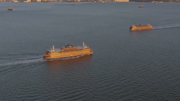 Ferry boats on Hudson River, NYC — Stock Video