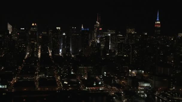 Illuminated Midtown Manhattan skyscrapers New York — Stock Video