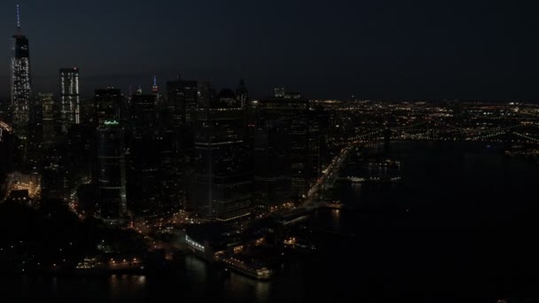 Éjszakai megvilágított felhőkarcolók Brooklyn New York — Stock videók