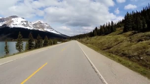 Viaje por carretera en la autopista 93 Canada Parkway — Vídeos de Stock