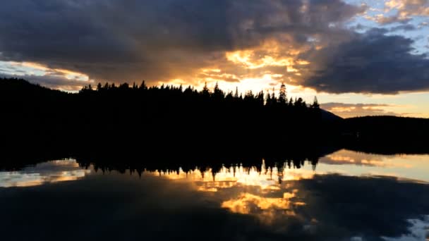 Spirit Lake Scenic landschap bij zonsondergang — Stockvideo