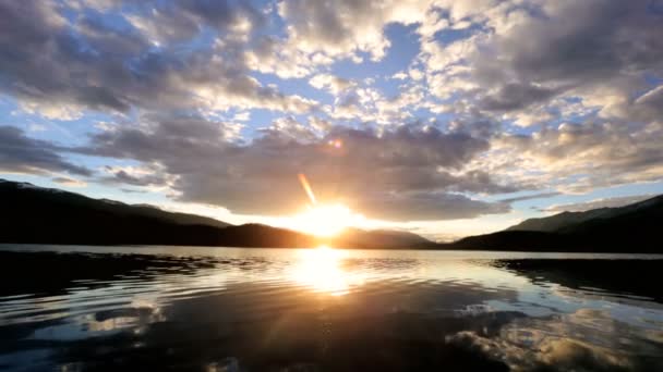 Lac Spirit paysage pittoresque au coucher du soleil — Video