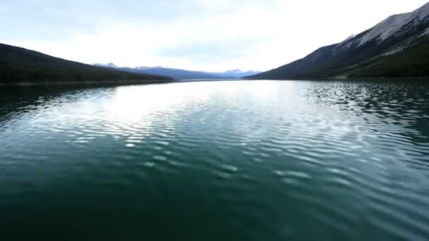 Spirit Lake paisagem de montanhas cênicas — Vídeo de Stock