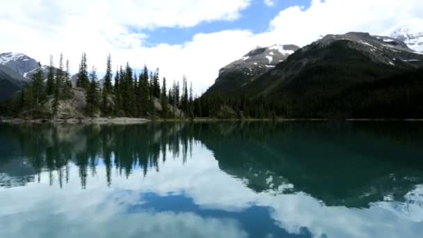 Spirit Lake paisagem de montanhas cênicas — Vídeo de Stock