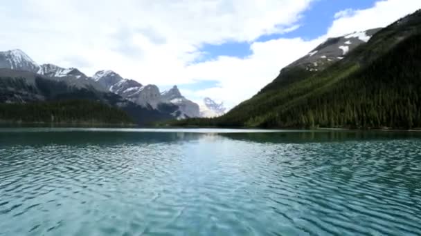 Lac Spirit paysage de montagnes pittoresques — Video