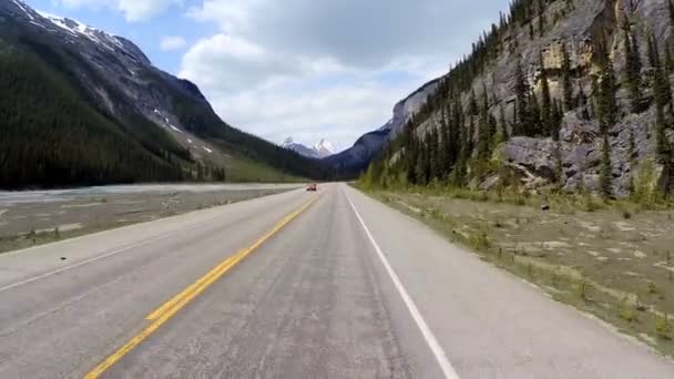 Road trip on highway 93 Canada Parkway — Stock Video