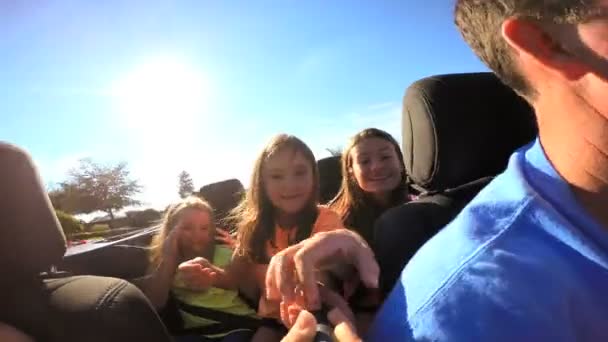 Family going on vacation in cabriolet car — Stock Video