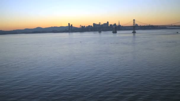 Ηλιοβασίλεμα με θέα στην πόλη-Σαν Φρανσίσκο — Αρχείο Βίντεο