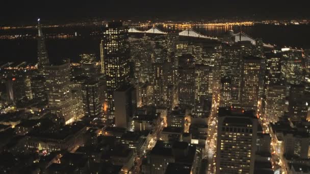 Aerial belyst Visa skyskrapor San Francisco — Stockvideo