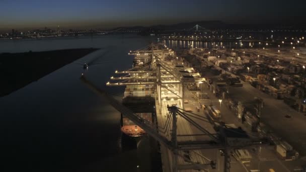 コンテナ船オークランドサンフランシスコ港 — ストック動画