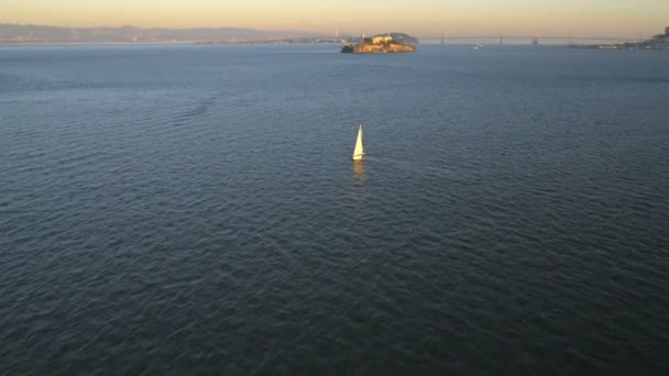 De Rock Alcatraz Island de baai van San Francisco — Stockvideo