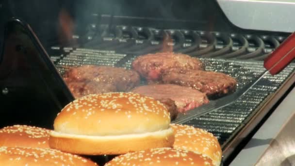 BBQ buiten in huis Tuin — Stockvideo