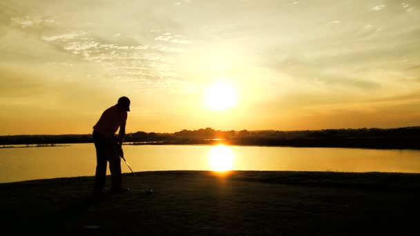 Mužské golfové hráče golfu — Stock video