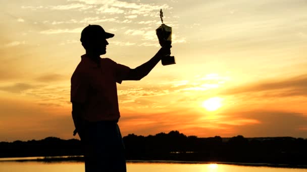 Professional golf player celebrating his victory — Stock Video