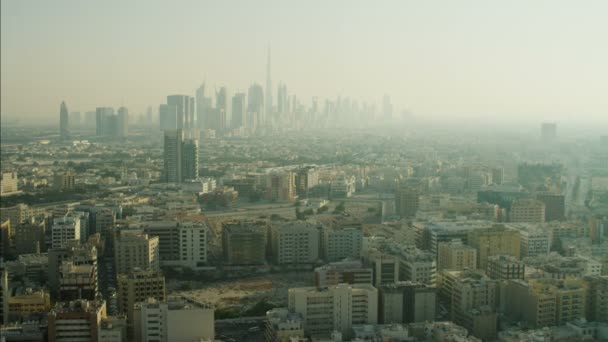 Aerial Dubai Rascacielos distritos suburbanos — Vídeos de Stock