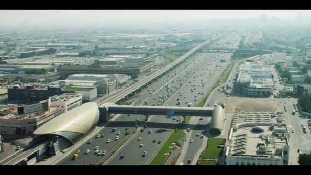 Város Dubai Sheikh Zayed úton — Stock videók