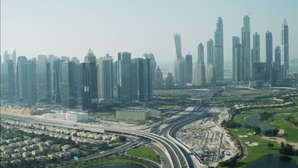 Повітряні міста Дубай Skyline хмарочосів — стокове відео