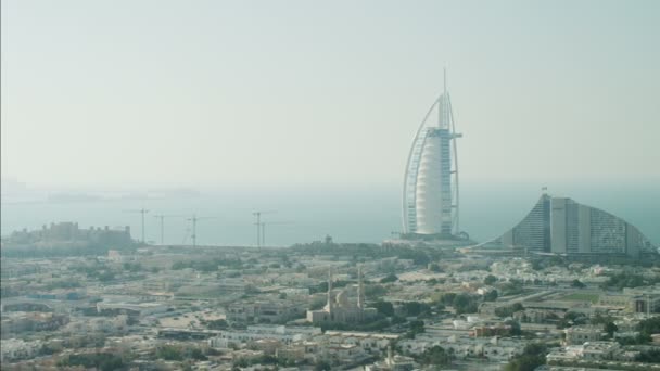 Dubai Burj al Arab 7 csillagos szálloda — Stock videók