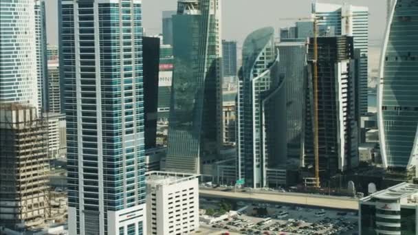 Dubai City Skyscrapers Apartamentos de luxo — Vídeo de Stock